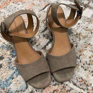 Universal Thread Suede Heeled Sandals